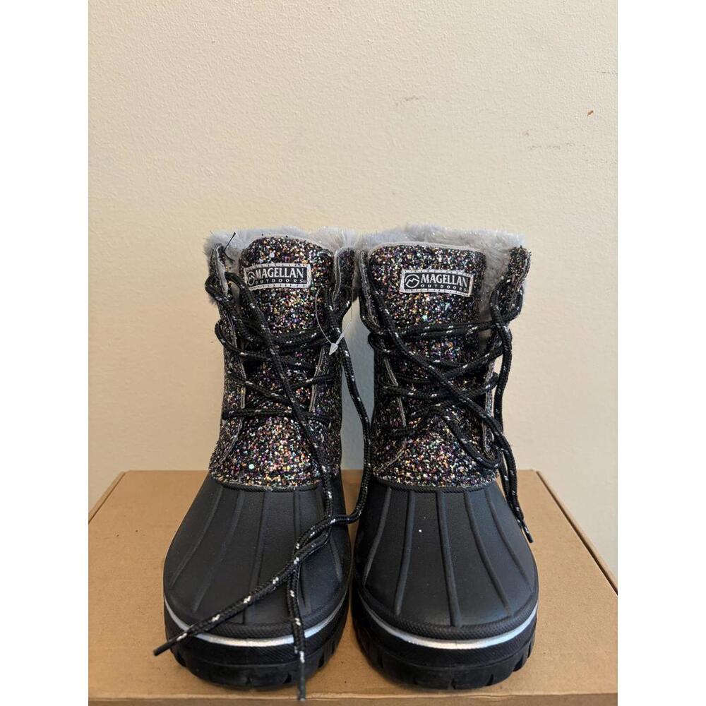 Magellan Outdoors Girl's Glitter Faux Fur Snow Boot (Size 4)
